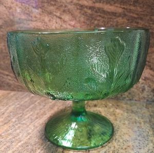 1975 Vintage Leaf footed bowl/compote